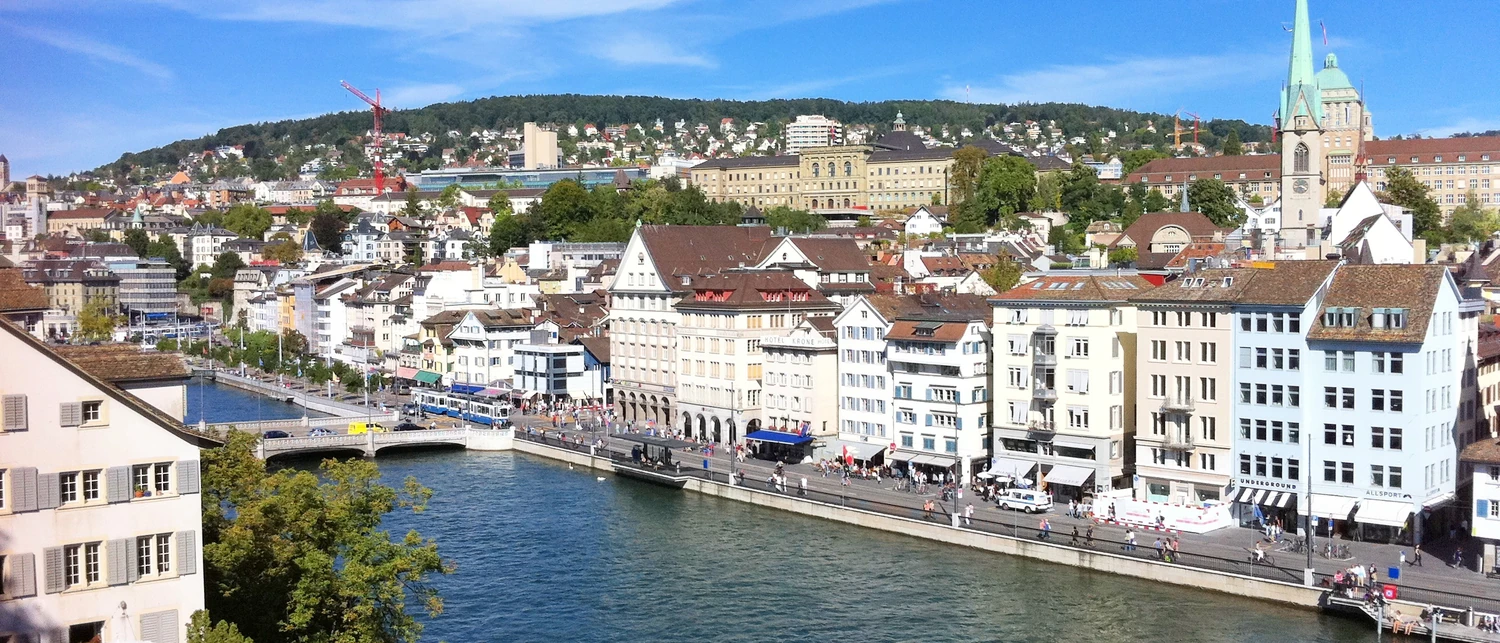 Praha – Curych — Curych, nábřeží Limmatquai
